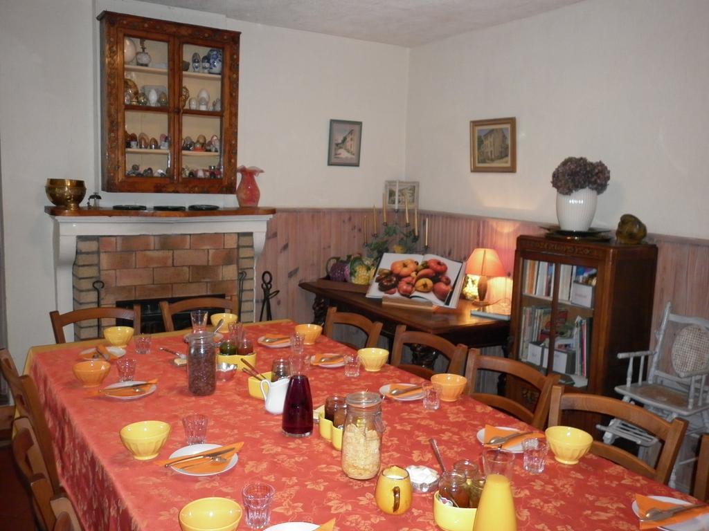 Maison D'Hotes De La Verriere Les Ardillats Zewnętrze zdjęcie